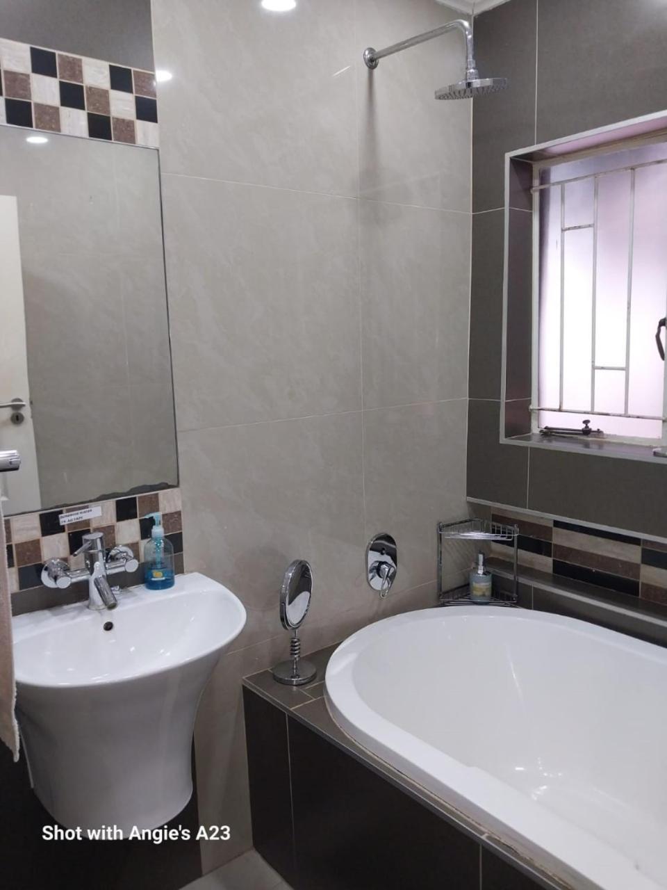 The Giraffe Room At Frederick'S Place Pretoria Ngoại thất bức ảnh